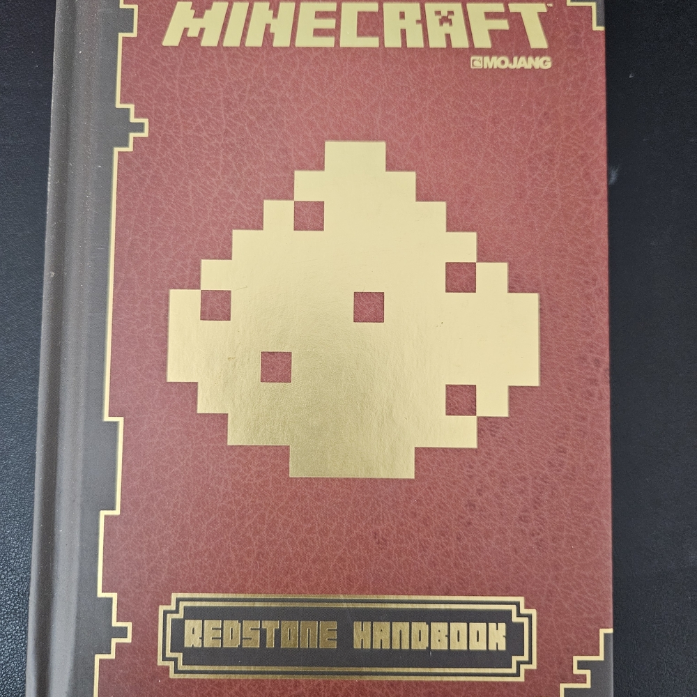 Minecraft: The Complete Handbook Collection Box Set - Picture 9 of 9